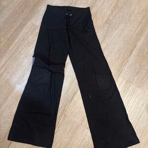 Victoria secret Snatch Booty Terry Low Rise Studded Wide Leg Pants